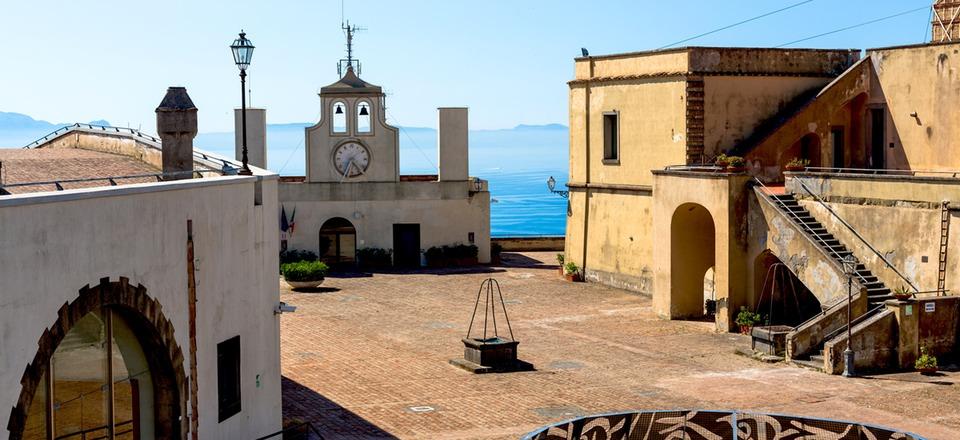 arms-square-castel-sant-elmo-naples
